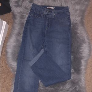 Shaping Straight Levi’s Jeans